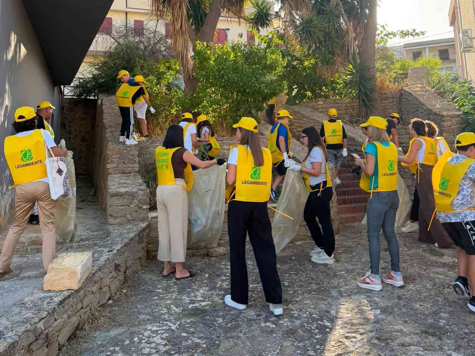 Immagine articolo: Poggioreale. Partita l'iniziativa “Puliamo il Mondo“