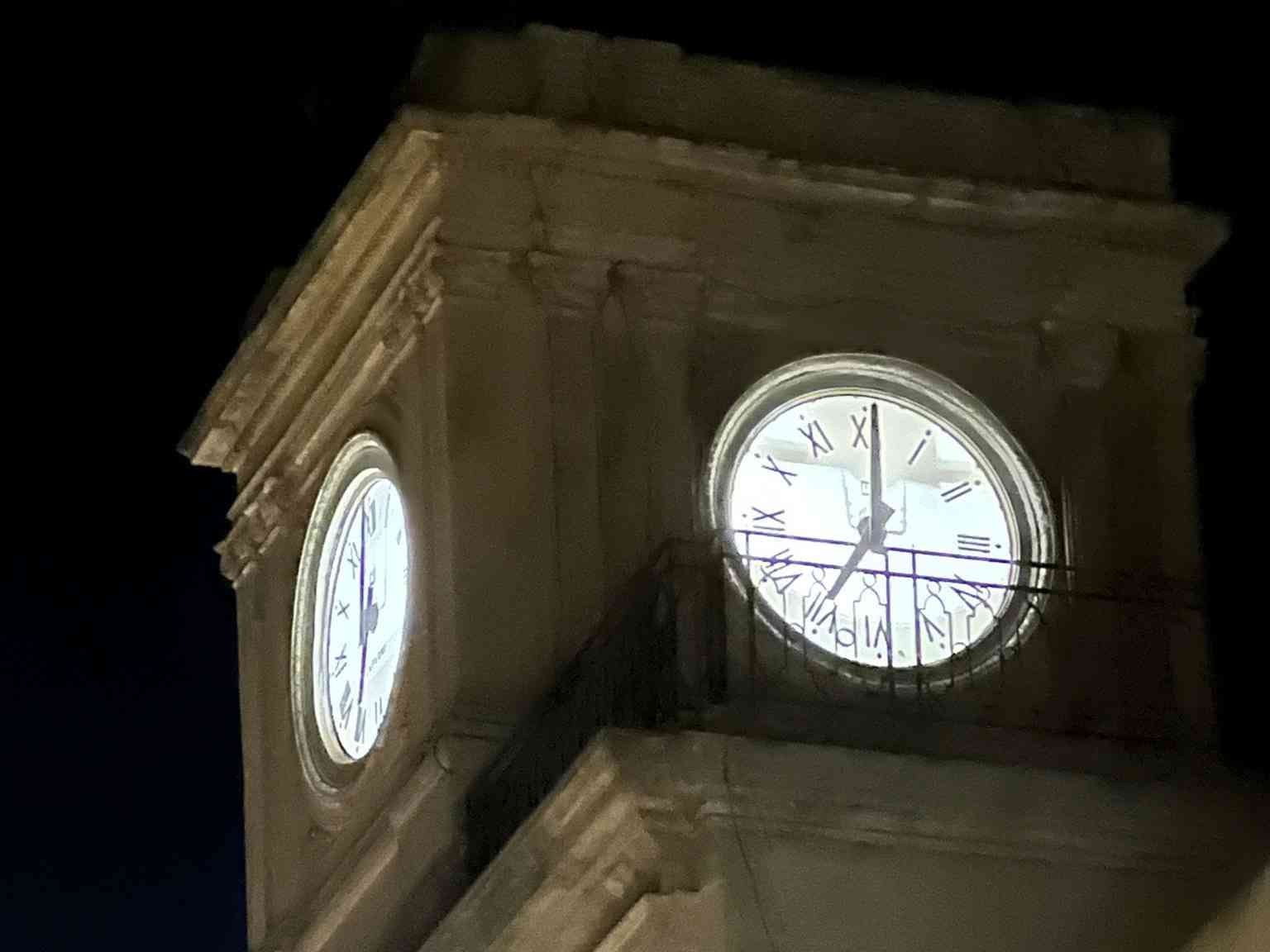 Immagine articolo: Menfi. L'orologio del collegio torna a segnare l'ora