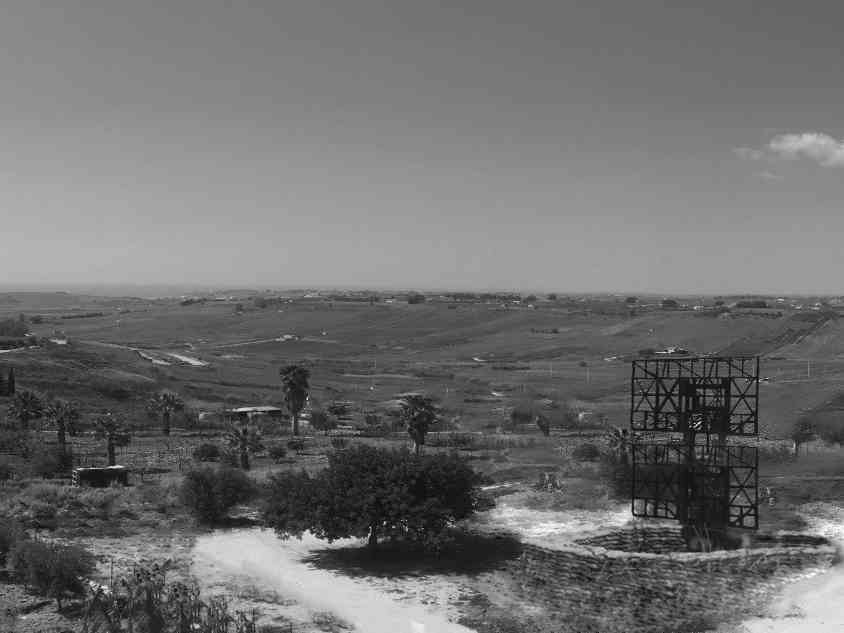 Immagine articolo: Nel ricordo dei 22 cittadini uccisi a Menfi dal bombardamento aereo americano. Era il 21 maggio del 1943. Il ricordo ed il compianto per le vittime innocenti