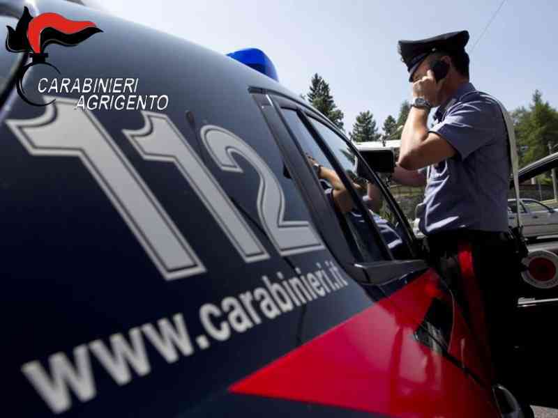 Immagine articolo: Ribera, 31enne tenta di lanciarsi nel vuoto: decisivo intervento dei Carabinieri