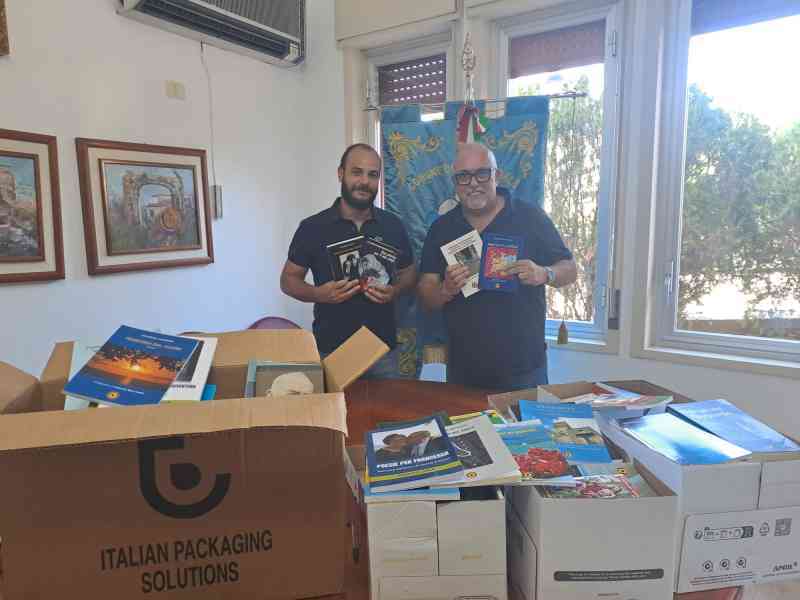 Immagine articolo: Donati 246 libri alla Biblioteca Comunale “Arciprete Nunzio Caronna” di Poggioreale