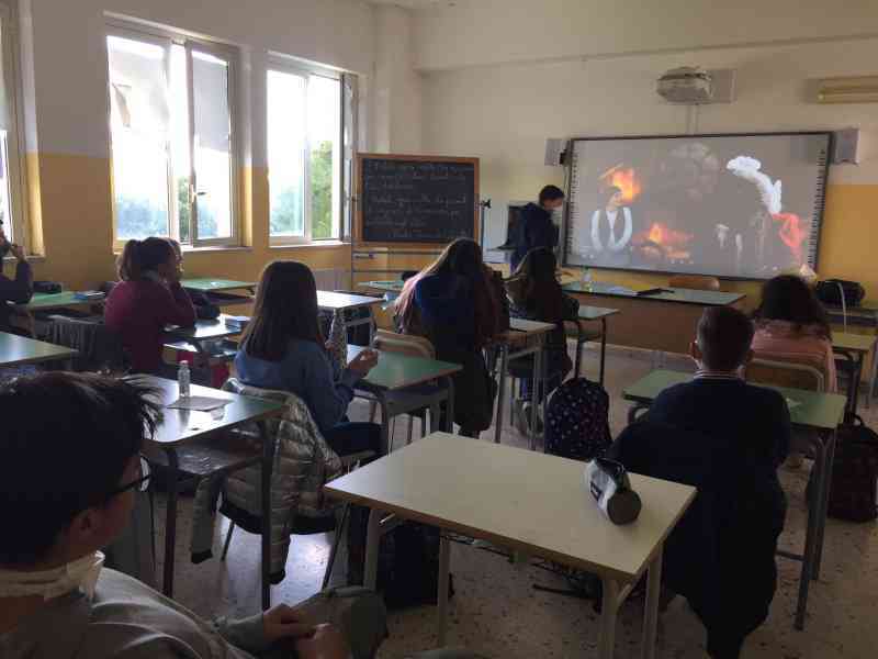 Immagine articolo: Se la scuola non va al teatro, il teatro va a scuola
