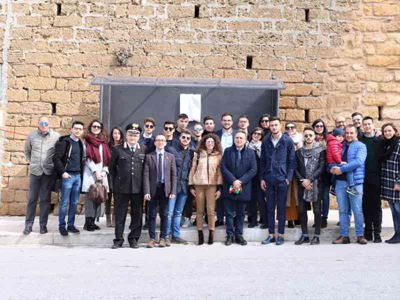 Immagine articolo: Sambuca, il Leo Club dona una pensilina alla comunità sambucese
