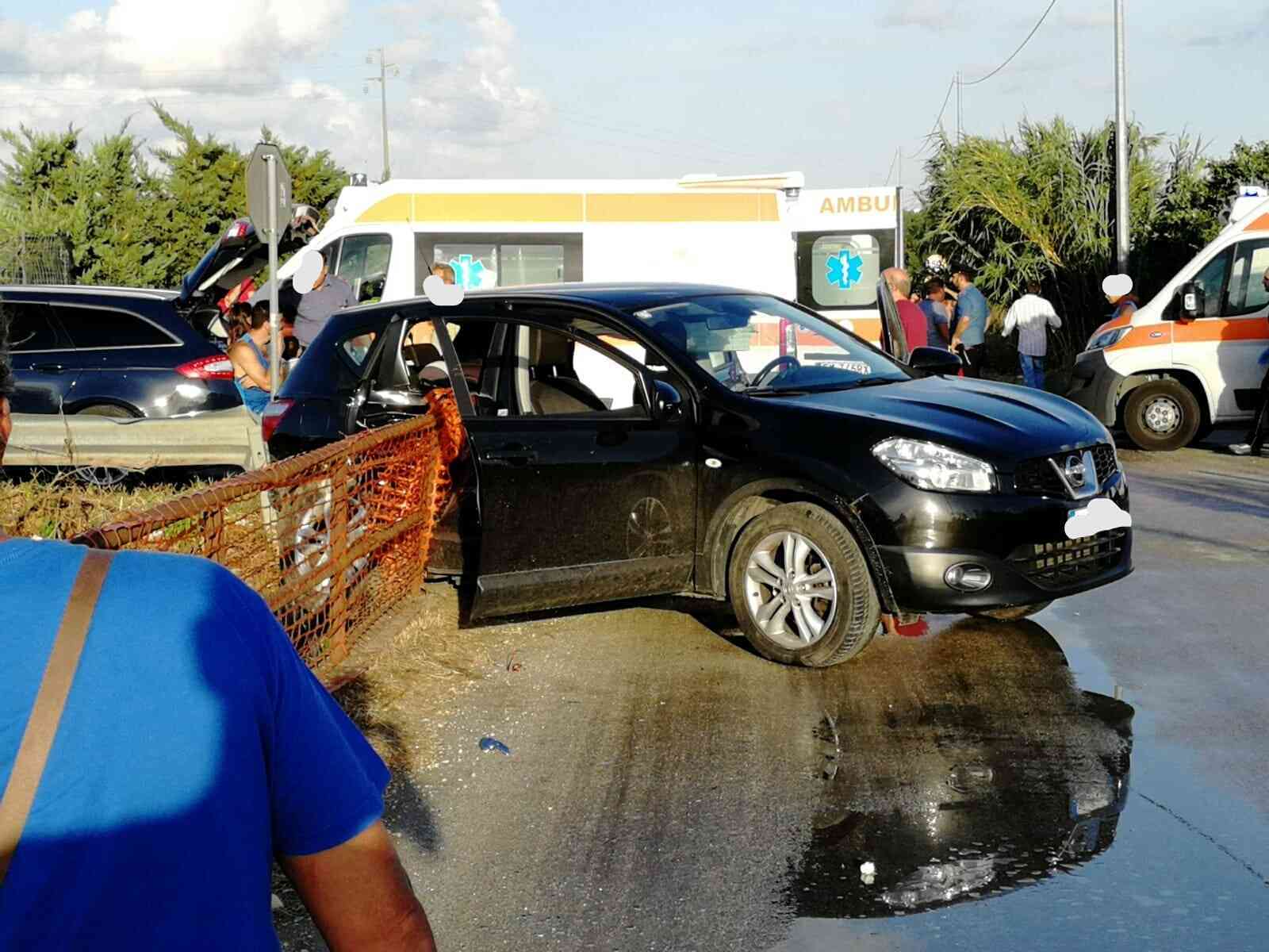 Immagine articolo: Menfi. Grave incidente a Lido Fiori, intervengono 3 ambulanze e l'elisoccorso