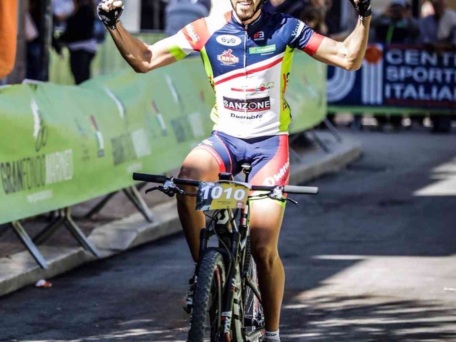 Immagine articolo: Da Menfi a Torino tra sport, mountain bike e l'emozione della “StraTorino“. Leonardo Sanzone e l'ottimo piazzamento alla storica maratona