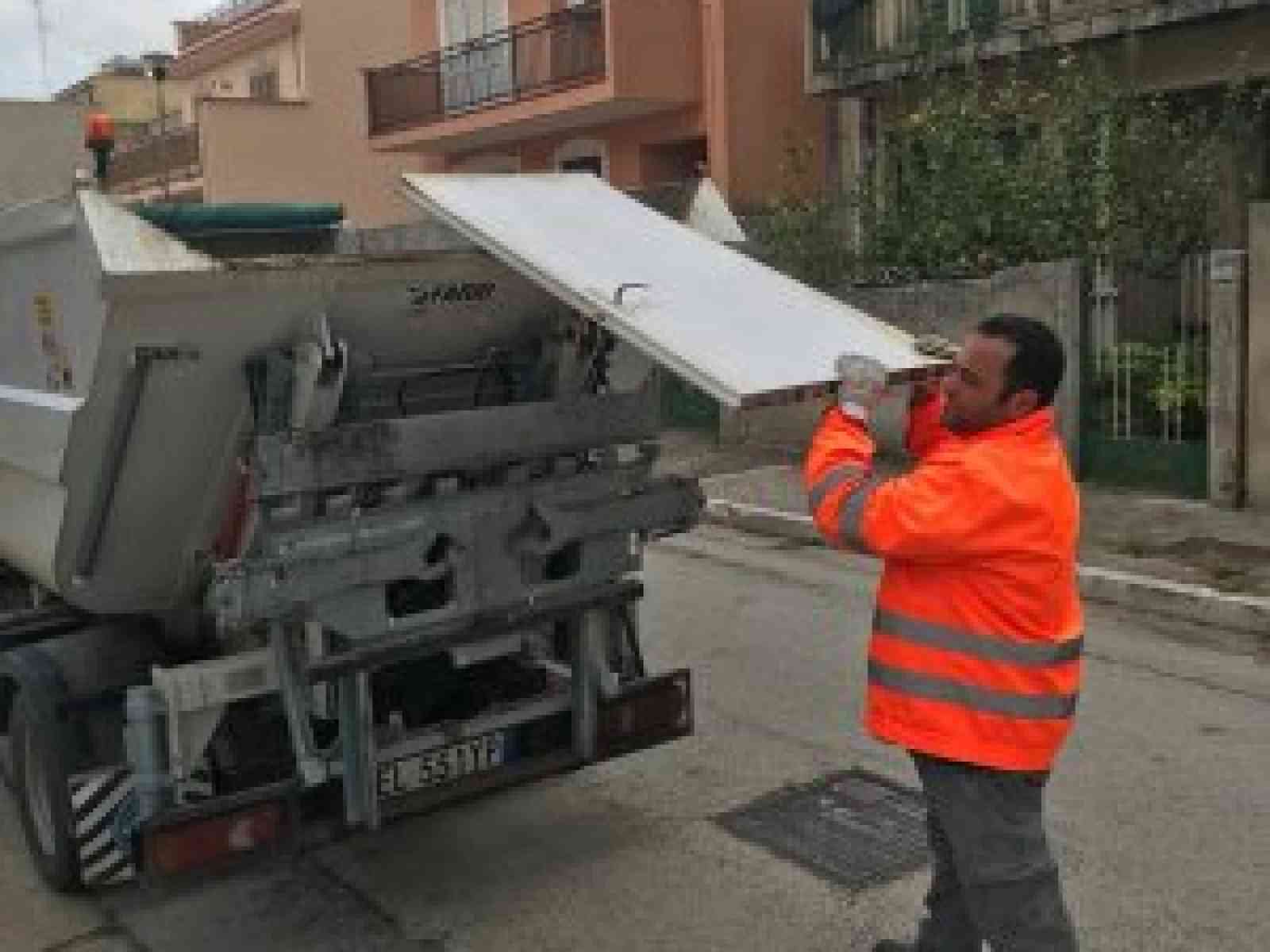 Immagine articolo: Rifiuti ingombranti a Montevago. Partito il servizio. Ecco a chi rivolgersi