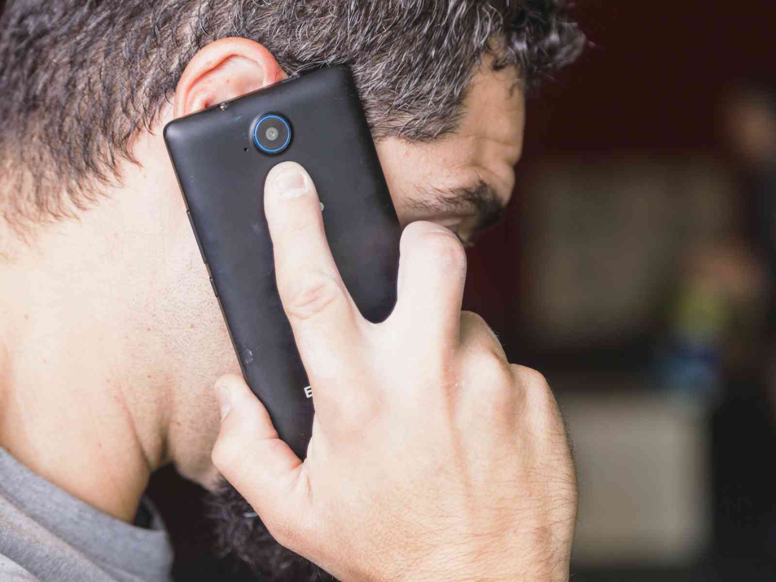 Immagine articolo: Truffa a Menfi: finti carabinieri sottraggono mille euro e tre fucili a un 82enne